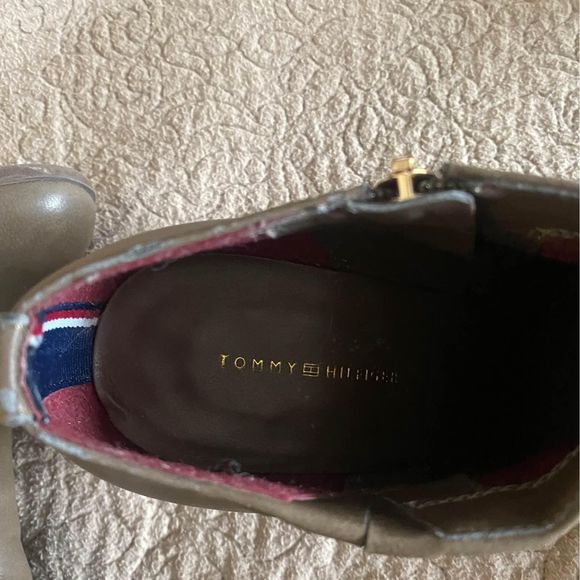 Tommy Hilfiger Ankle Boots, size 8 1/2‎ M - Picture 3 of 8